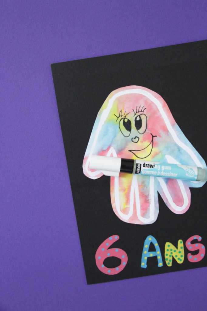 Pébéo MARQUEUR DRAWING GUM ENFANT Papier avec fond multicolor et drawing gum formant une main