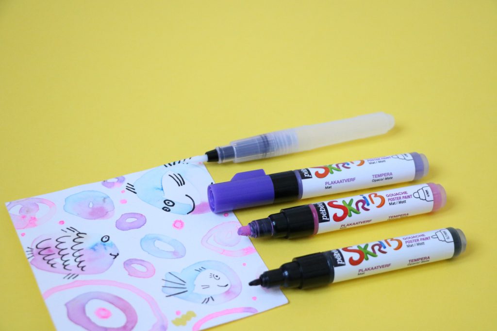 Pébéo SET DE 5xSKRIB GOUACHE + 1 AQUABRUSH Création de vague Skrib gouache rose, orange et or diluée entre elle grâce à l'aquabrush