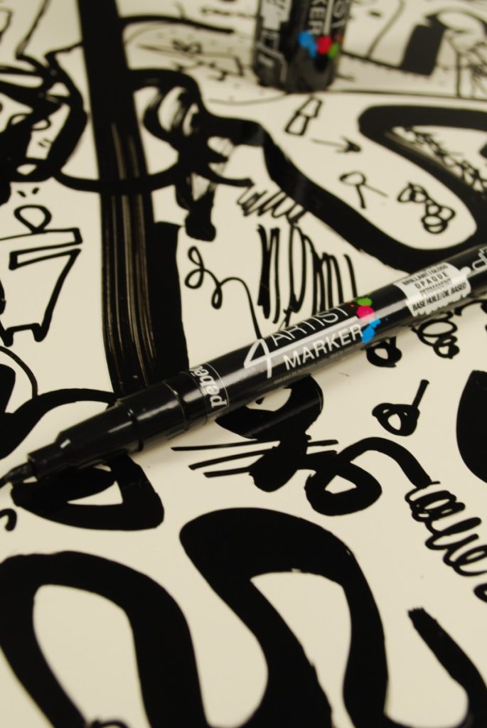 Pébéo Marquer à l'Huile 4ARTIST MARKER 2 MM RONDE NOIR Photo d'ambiance